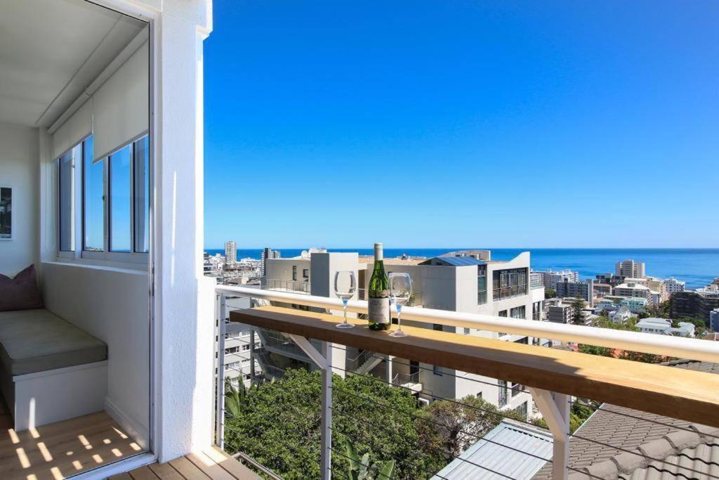 Breathtaking Views Of The Ocean Kaapstad